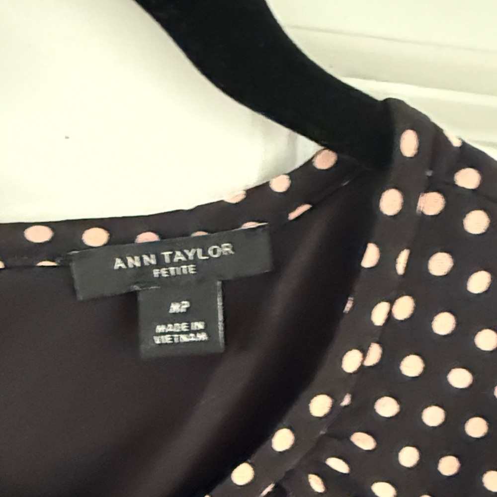 LOT OF DRESSES - Picture 4 of 12